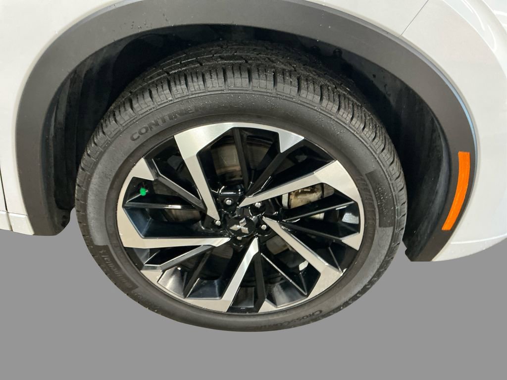 2024 Mitsubishi Outlander SEL photo 13