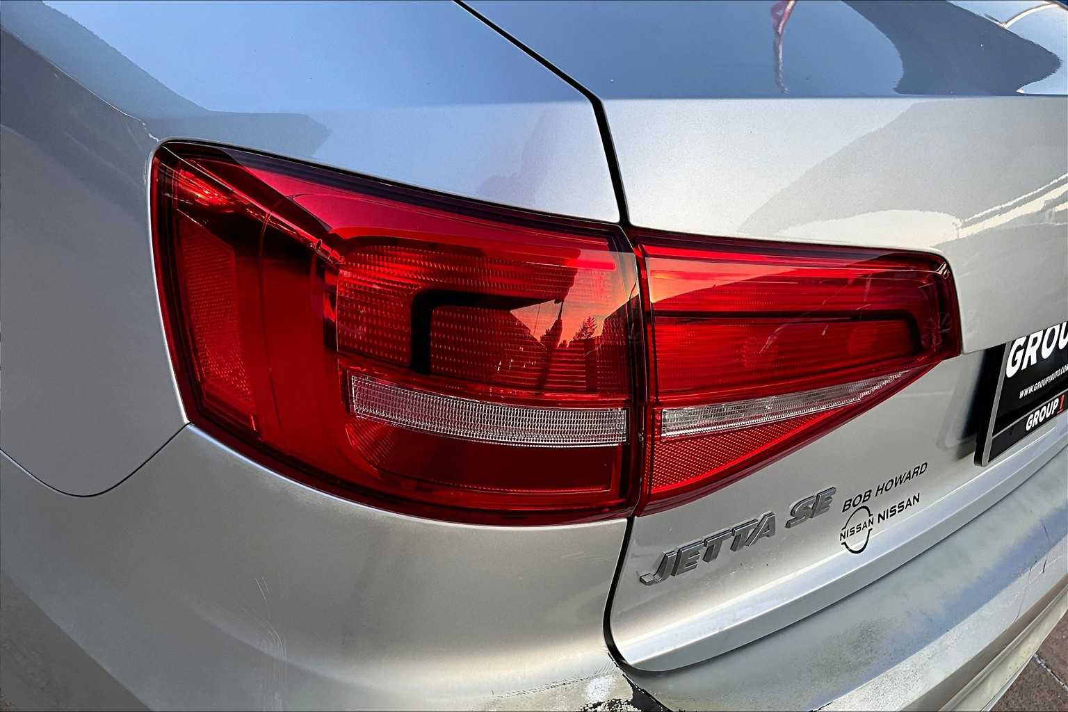 2015 Volkswagen Jetta 2.0 TDI SE photo 26