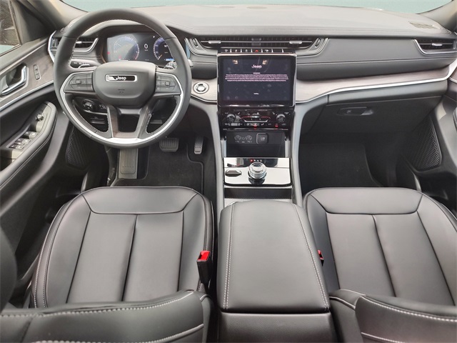 2025 Jeep Grand Cherokee Limited photo 9