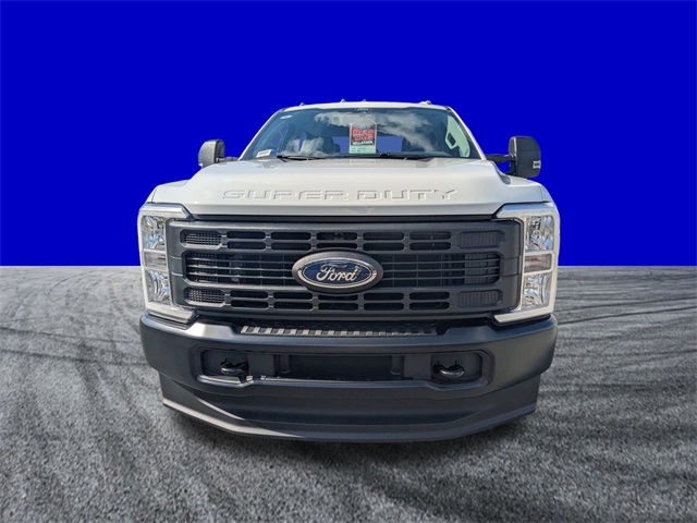 2026 Ford F-350 photo 8
