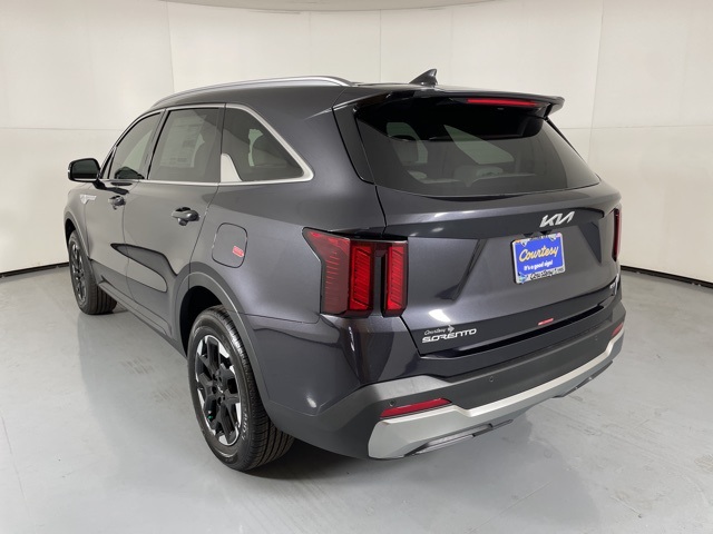 2025 Kia Sorento S photo 6