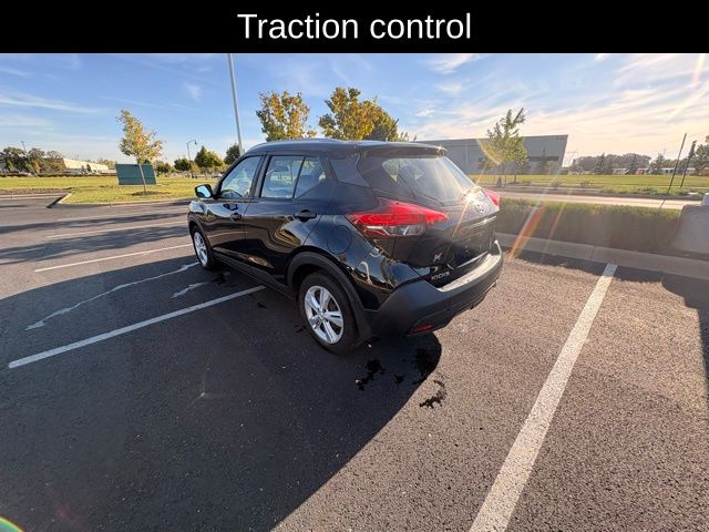 2019 Nissan Kicks S photo 4