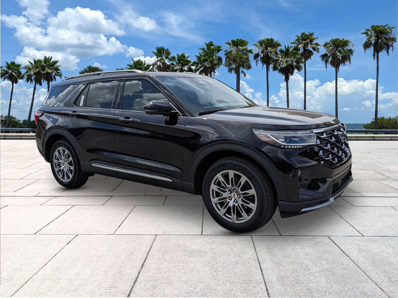2025 Ford Explorer Platinum photo 2