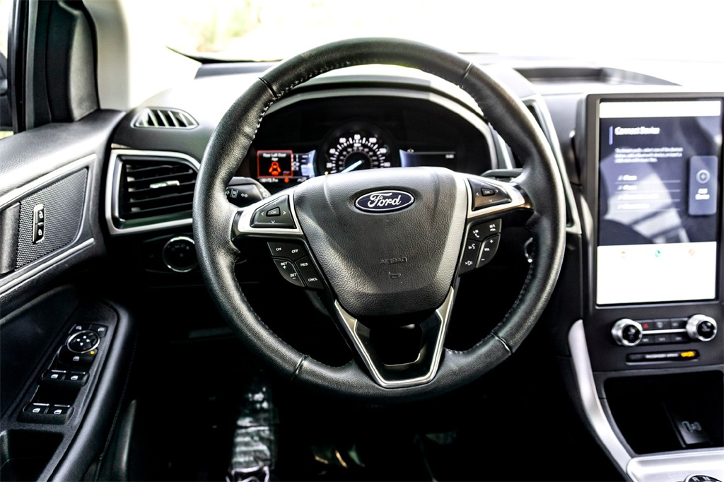 2024 Ford Edge SEL photo 29