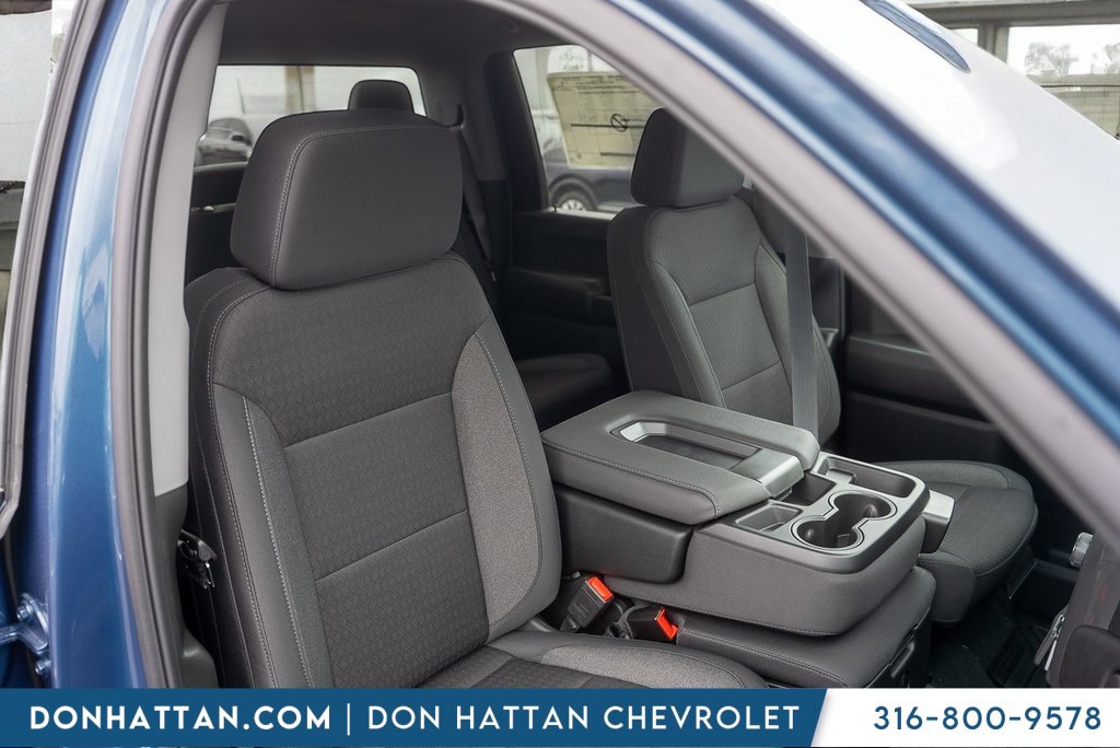 2025 Chevrolet Silverado 2500HD Custom photo 24