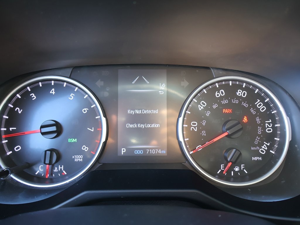 2022 Toyota RAV4 XLE photo 36