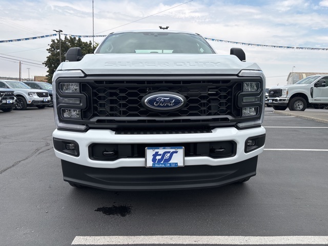 2026 Ford F-350 photo 4