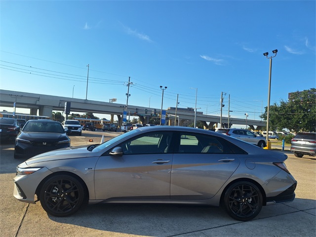 2024 Hyundai Elantra N Line photo 2