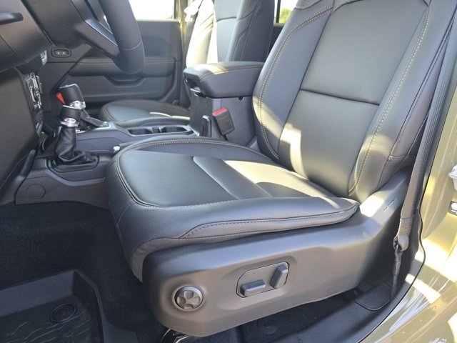 2025 Jeep Gladiator Sport photo 4