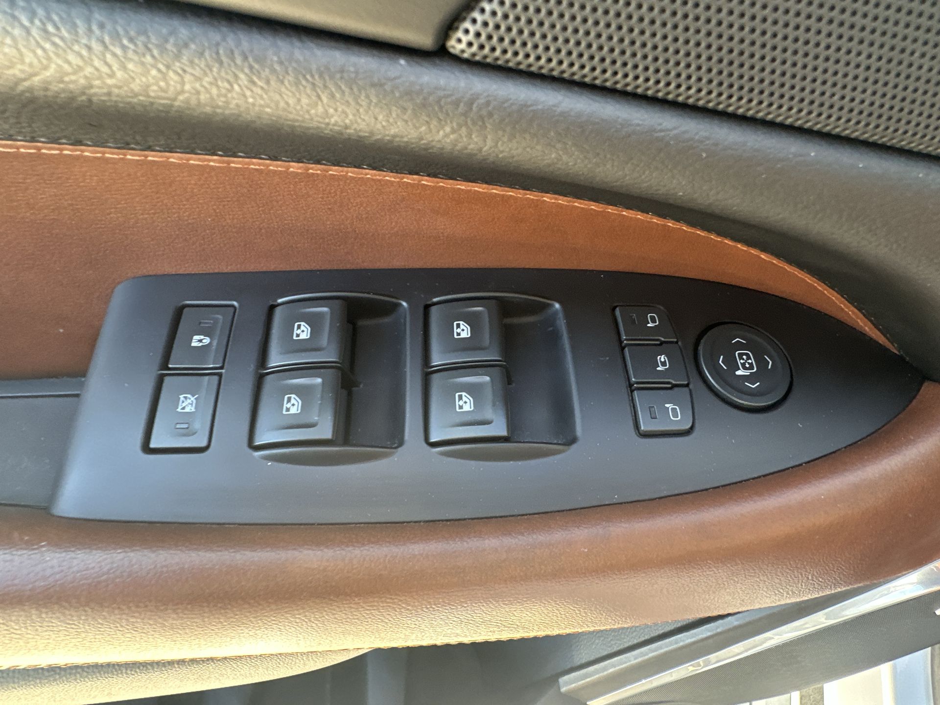 2019 Cadillac Escalade ESV Premium Luxury photo 21