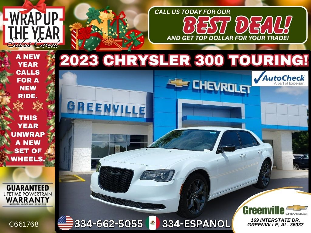 2023 Chrysler 300 Touring's photo