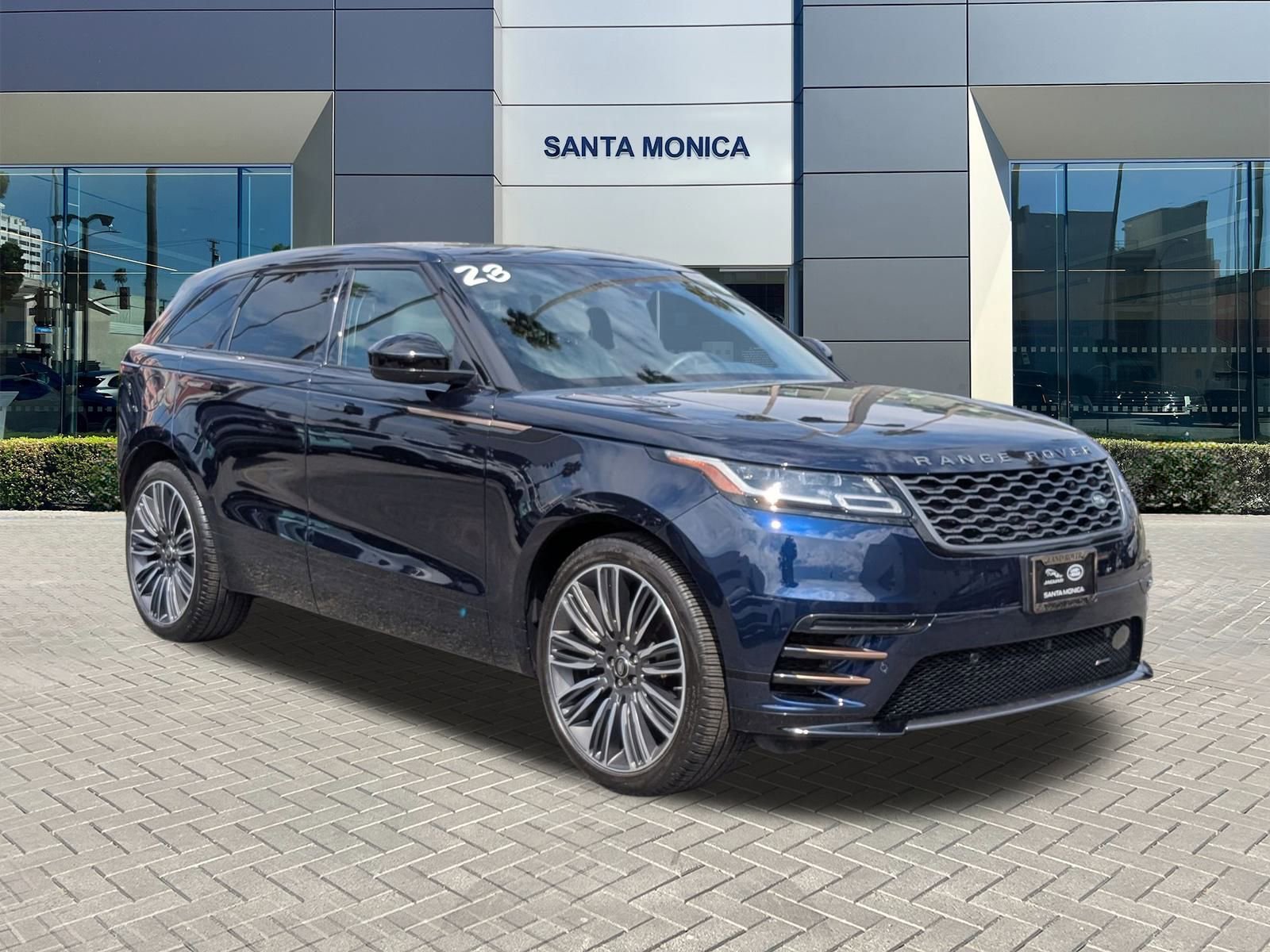 2023 Land Rover Range Rover Velar R-Dynamic S photo 3