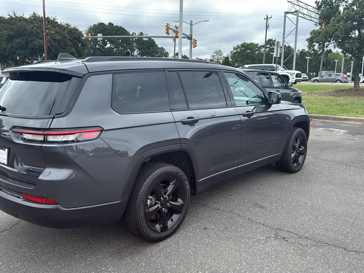 2024 Jeep Grand Cherokee Limited photo 7