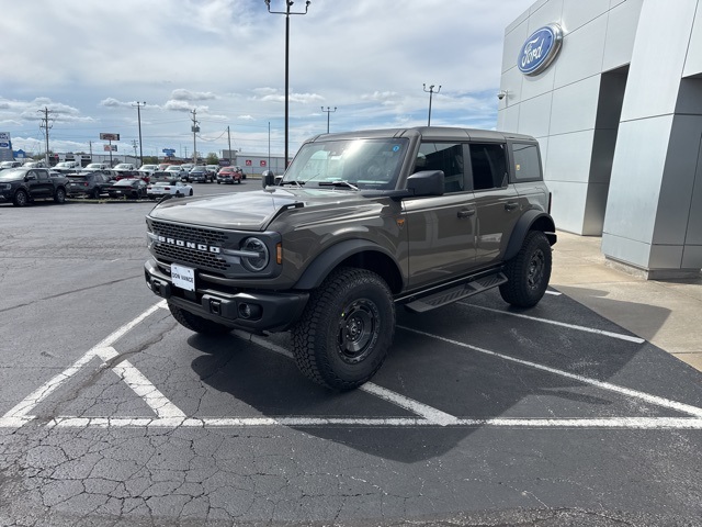 2025 Ford Bronco Badlands photo 2