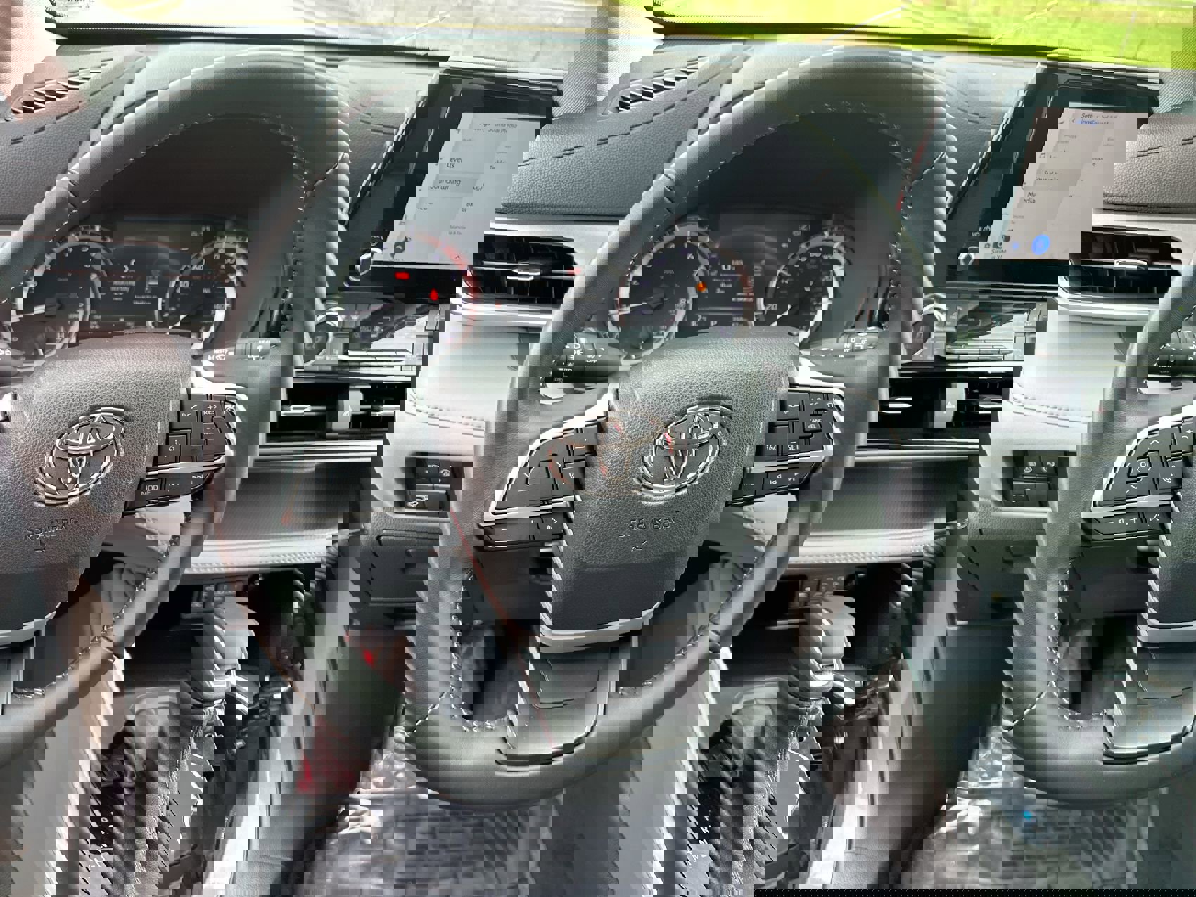 2023 Toyota Highlander L photo 24