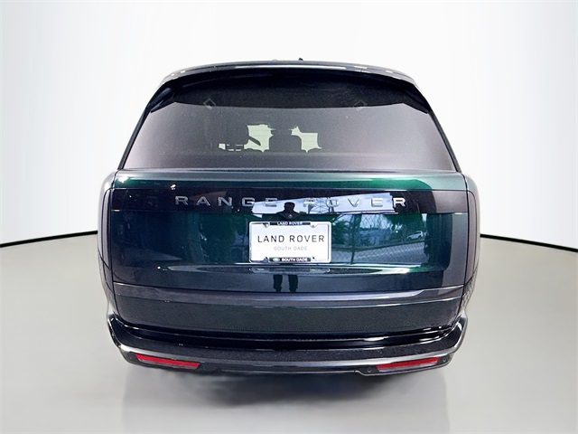 2025 Land Rover Range Rover SE photo 3