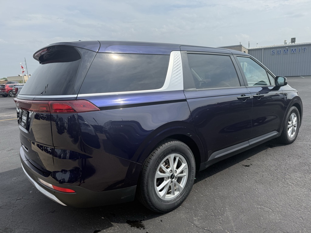 2024 Kia Carnival LX photo 2