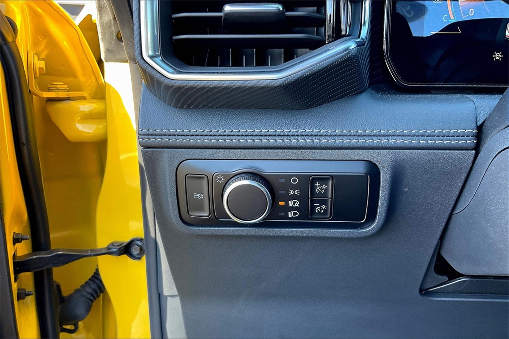 2024 FORD MUSTANG - Image 32