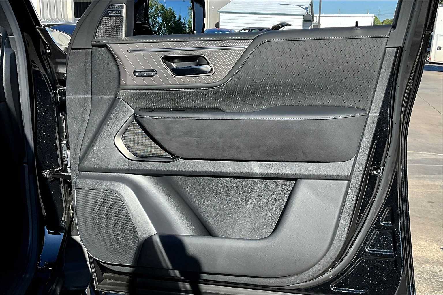 2025 Infiniti QX80 photo 19