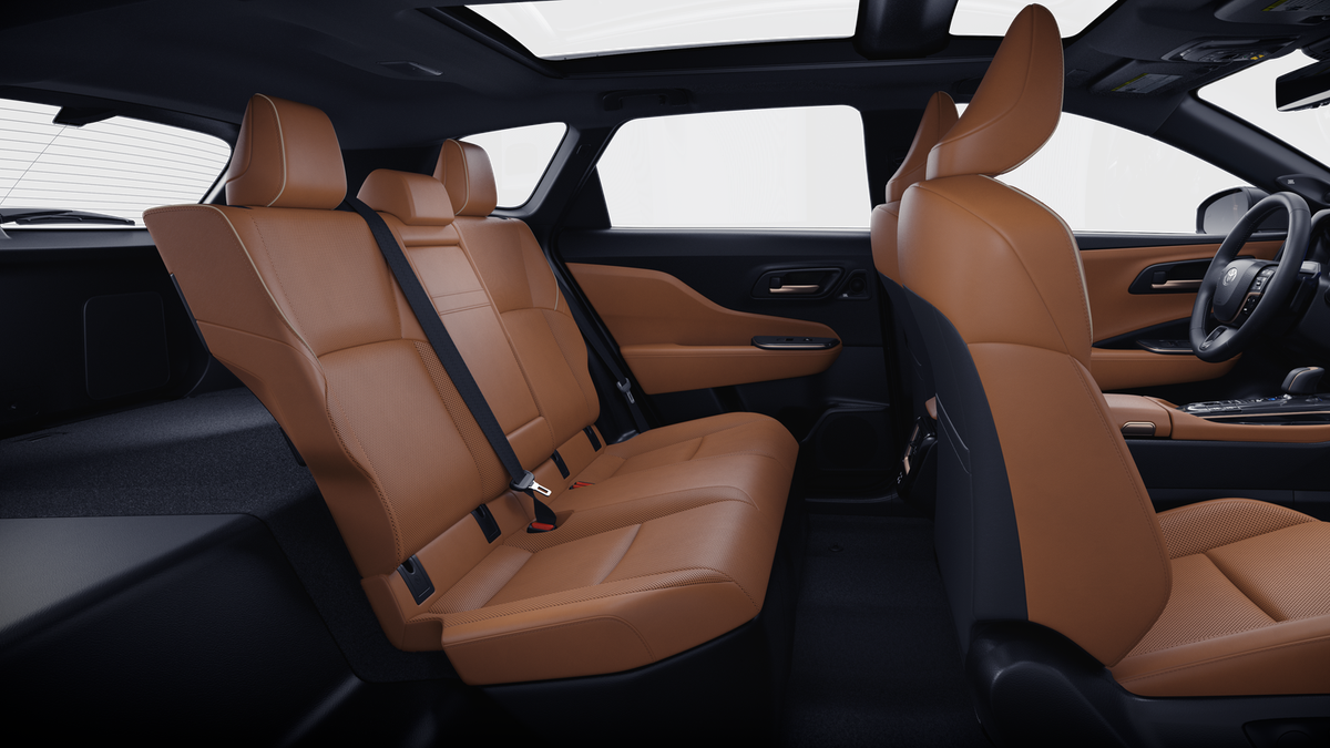 2025 Toyota Crown Signia Limited photo 3