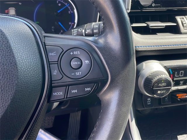 2019 Toyota RAV4 Hybrid XSE photo 19