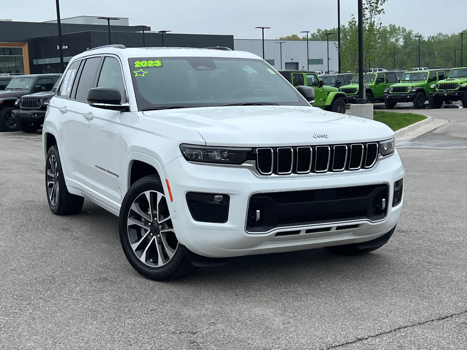 Used 2023 Jeep Grand Cherokee Overland with VIN 1C4RJGDGXPC535088 for sale in Kansas City