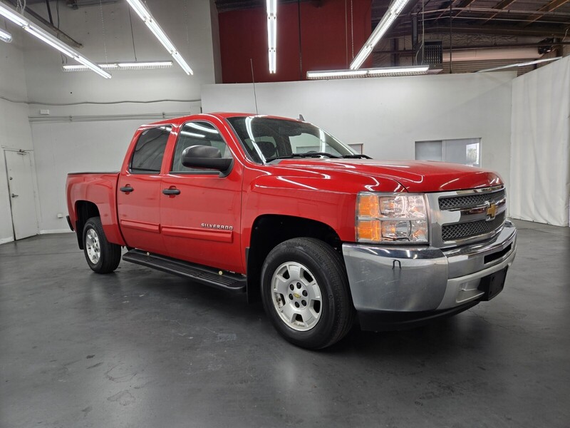 2012 Chevrolet Silverado 1500 LT photo 3