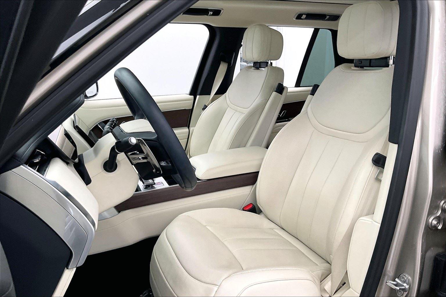 2025 Land Rover Range Rover SE photo 10