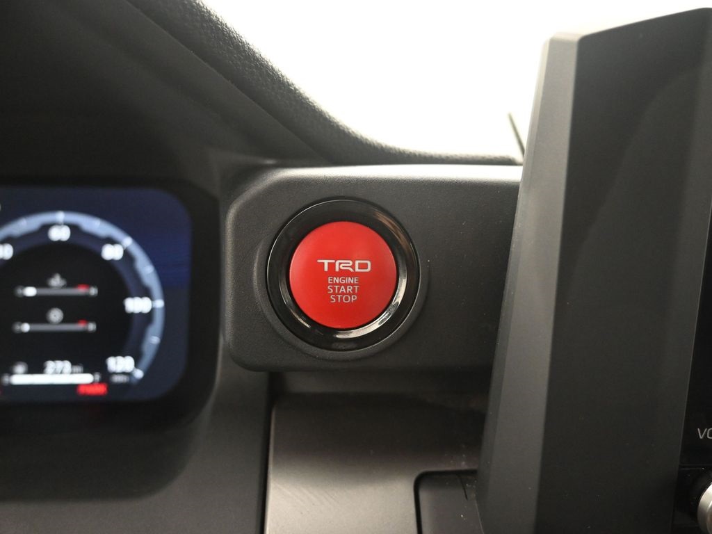 2024 Toyota Tacoma TRD Off-Road photo 13
