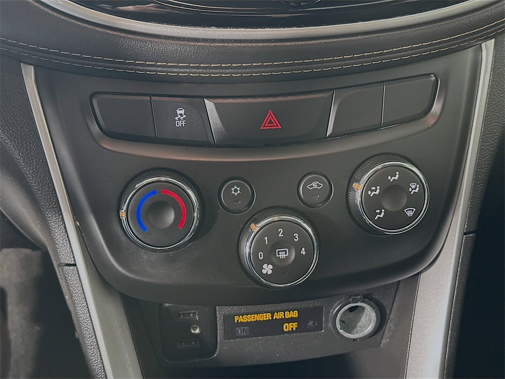 2022 Chevrolet Trax LT photo 16