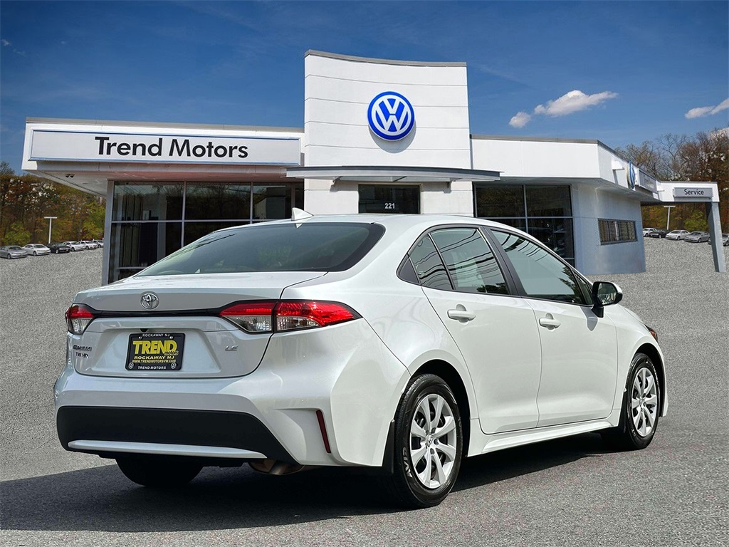 2022 Toyota Corolla LE photo 4