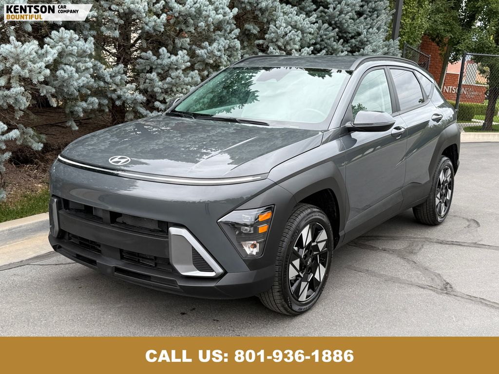 2025 Hyundai Kona SEL photo 2