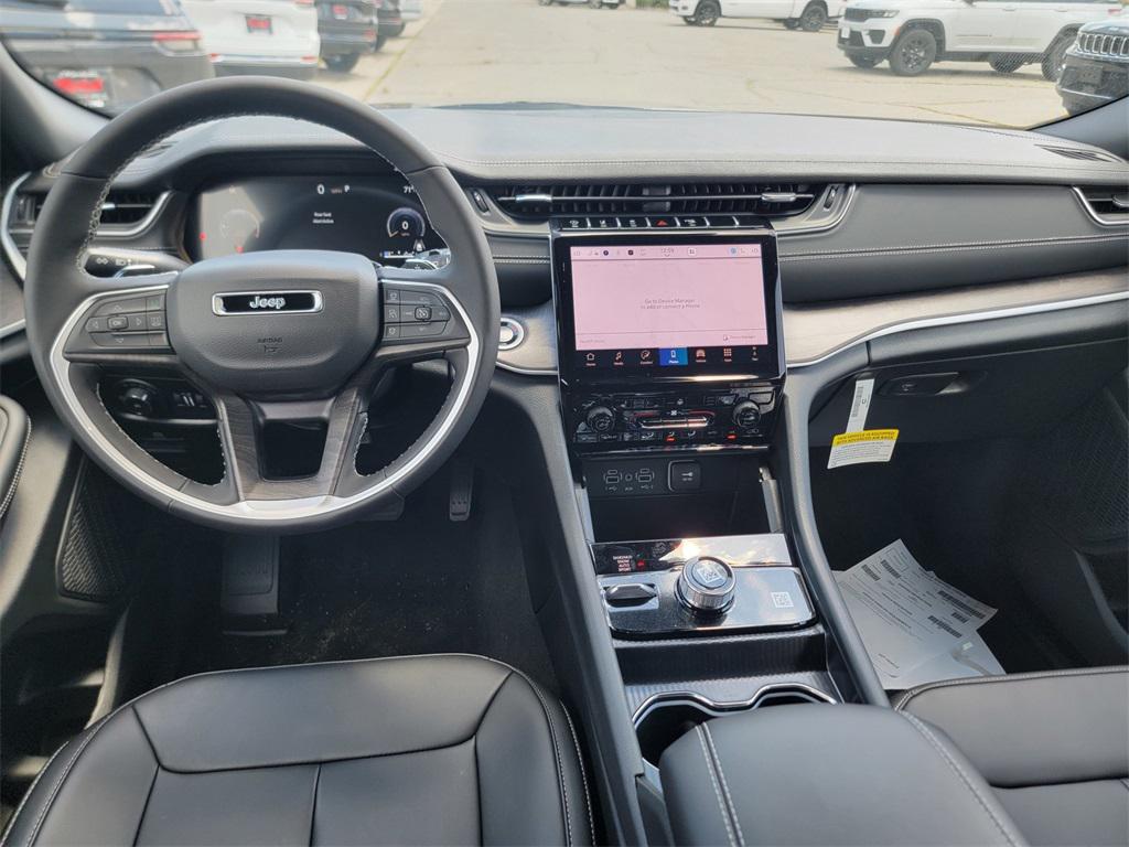 2025 Jeep Grand Cherokee Limited photo 9