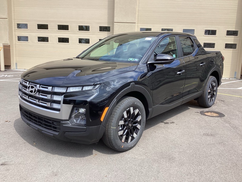 2025 Hyundai Santa Cruz SE photo 2
