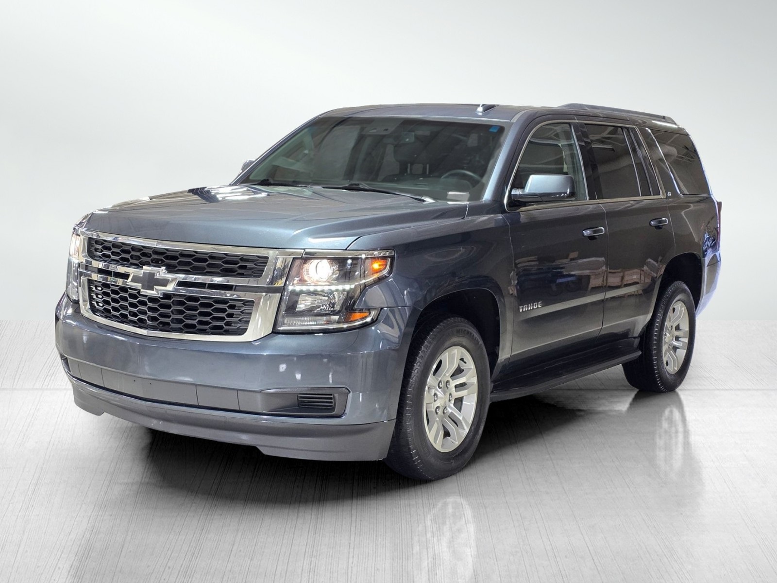 2020 Chevrolet Tahoe LT photo 3