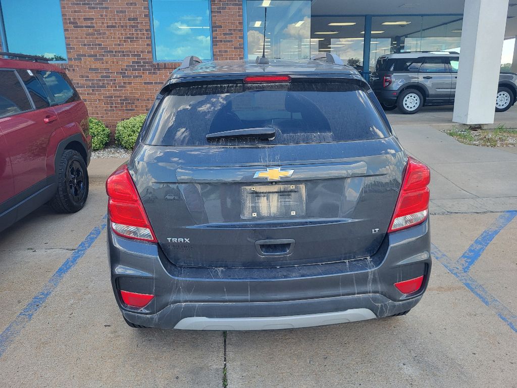 2018 Chevrolet Trax LT photo 2
