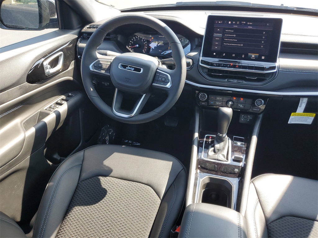 2025 Jeep Compass Latitude photo 11