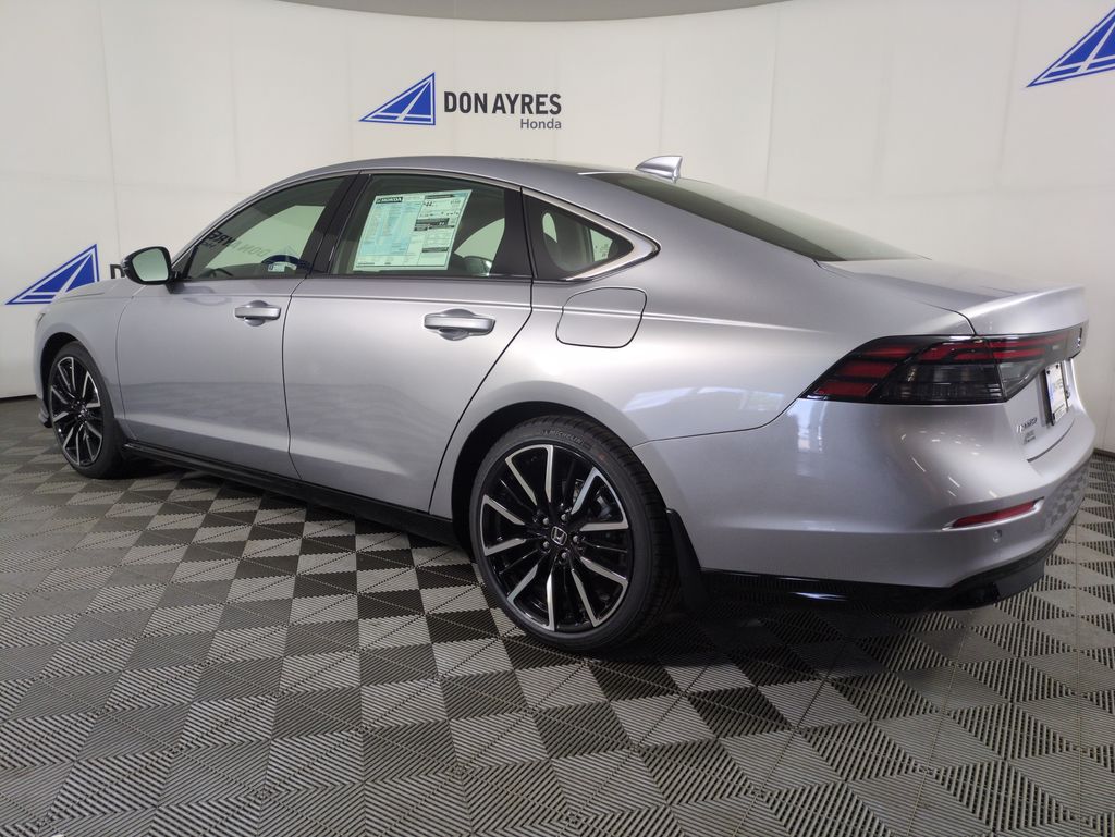 2025 Honda Accord Hybrid Touring photo 3