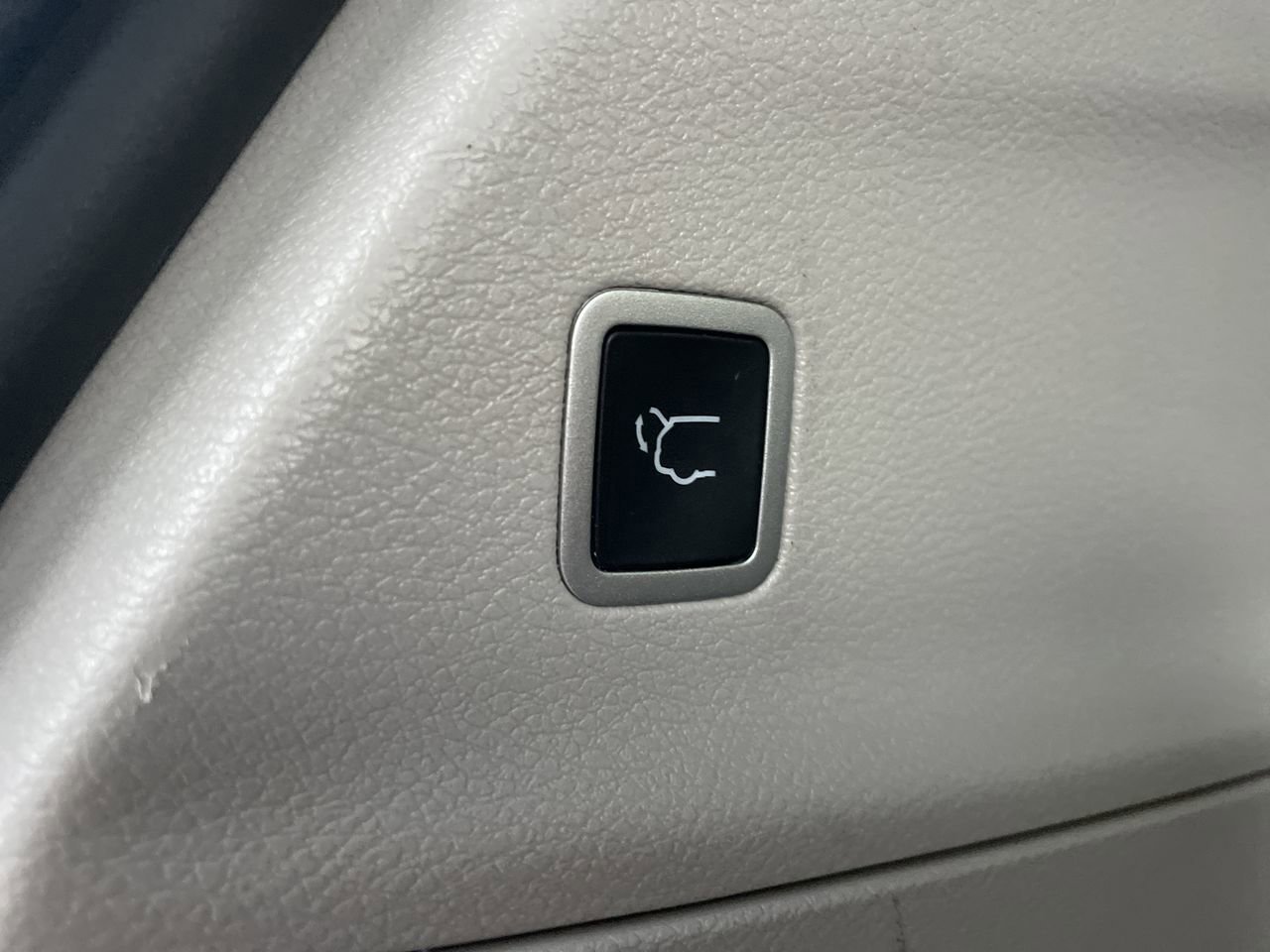 2024 Chrysler Voyager LX photo 8