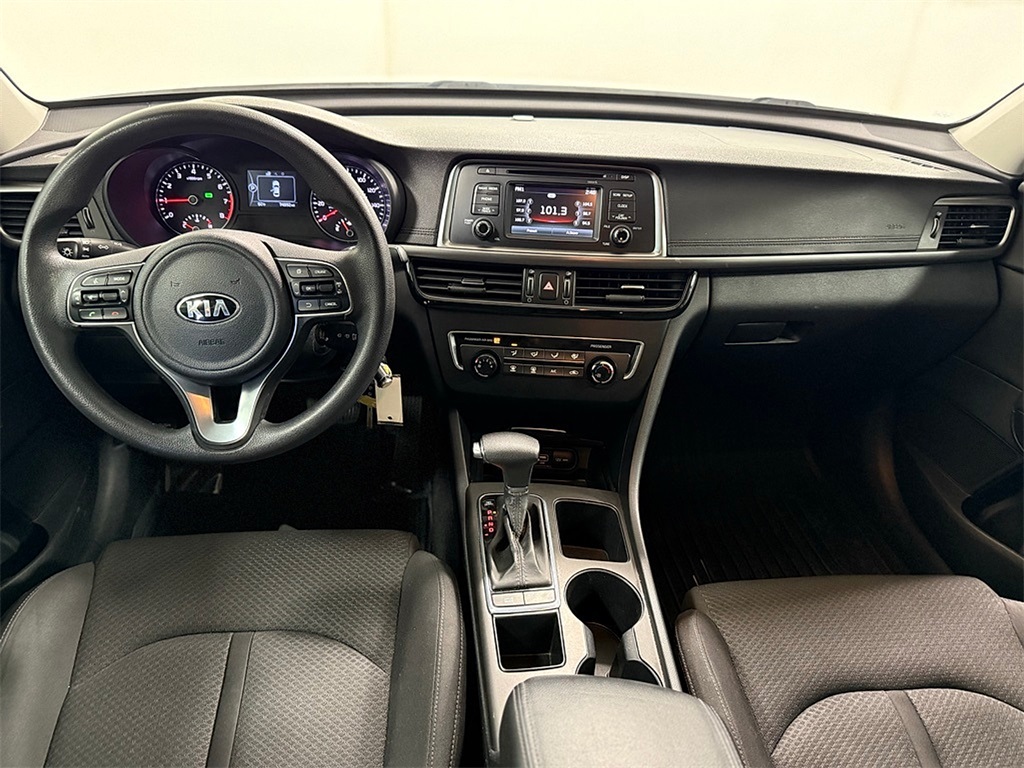 2016 Kia Optima LX photo 2