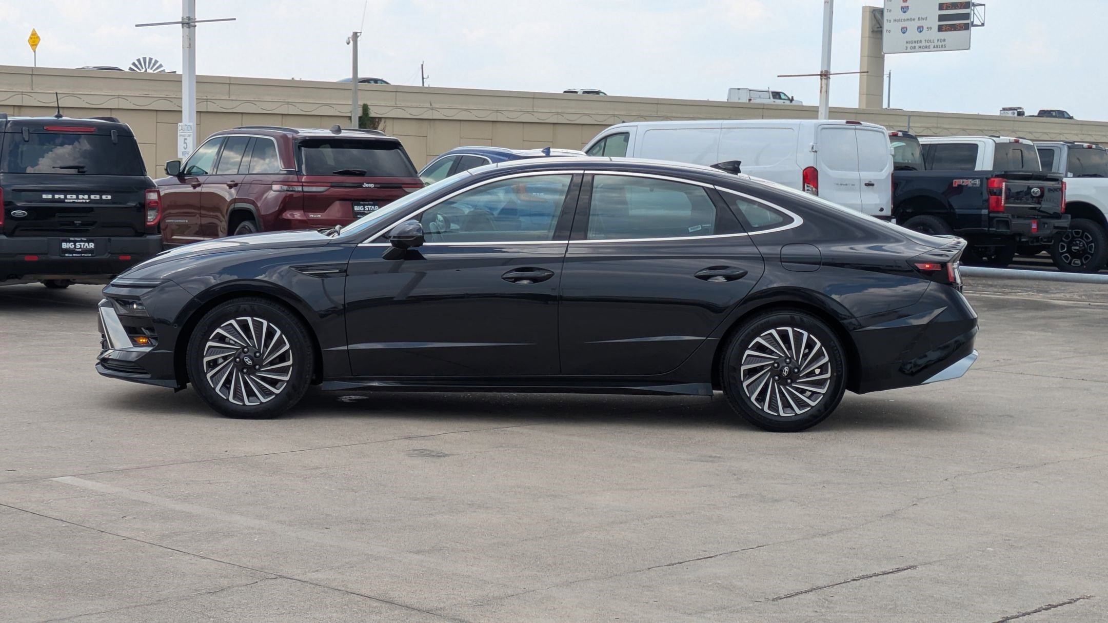 2024 Hyundai Sonata Hybrid Limited photo 6