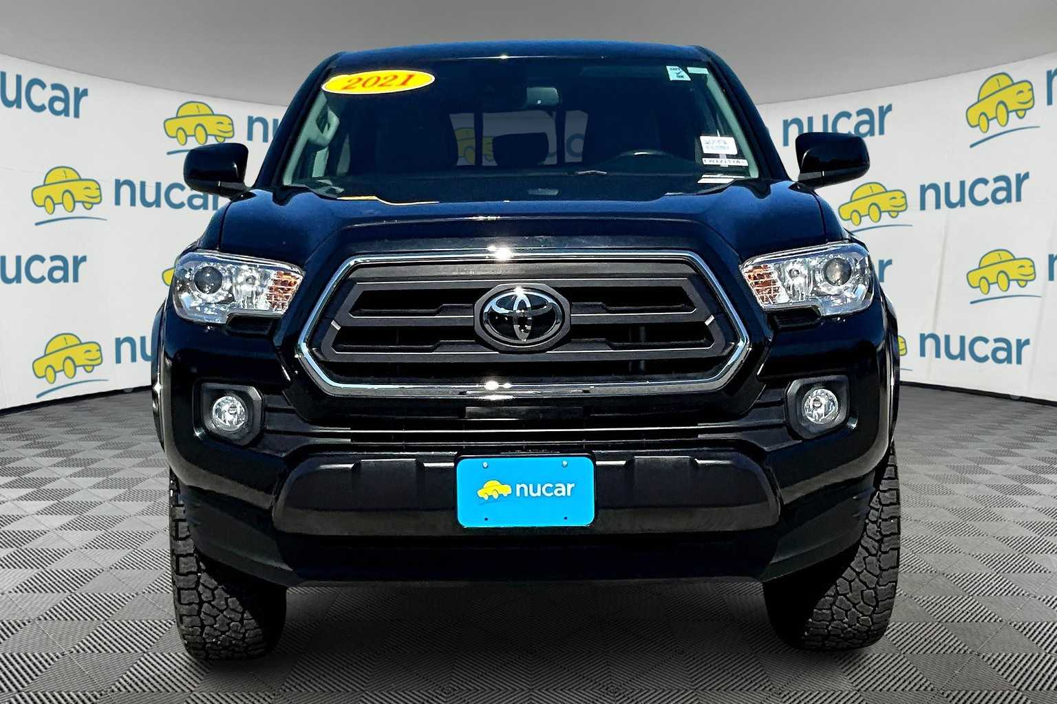 2021 Toyota Tacoma SR5 photo 2
