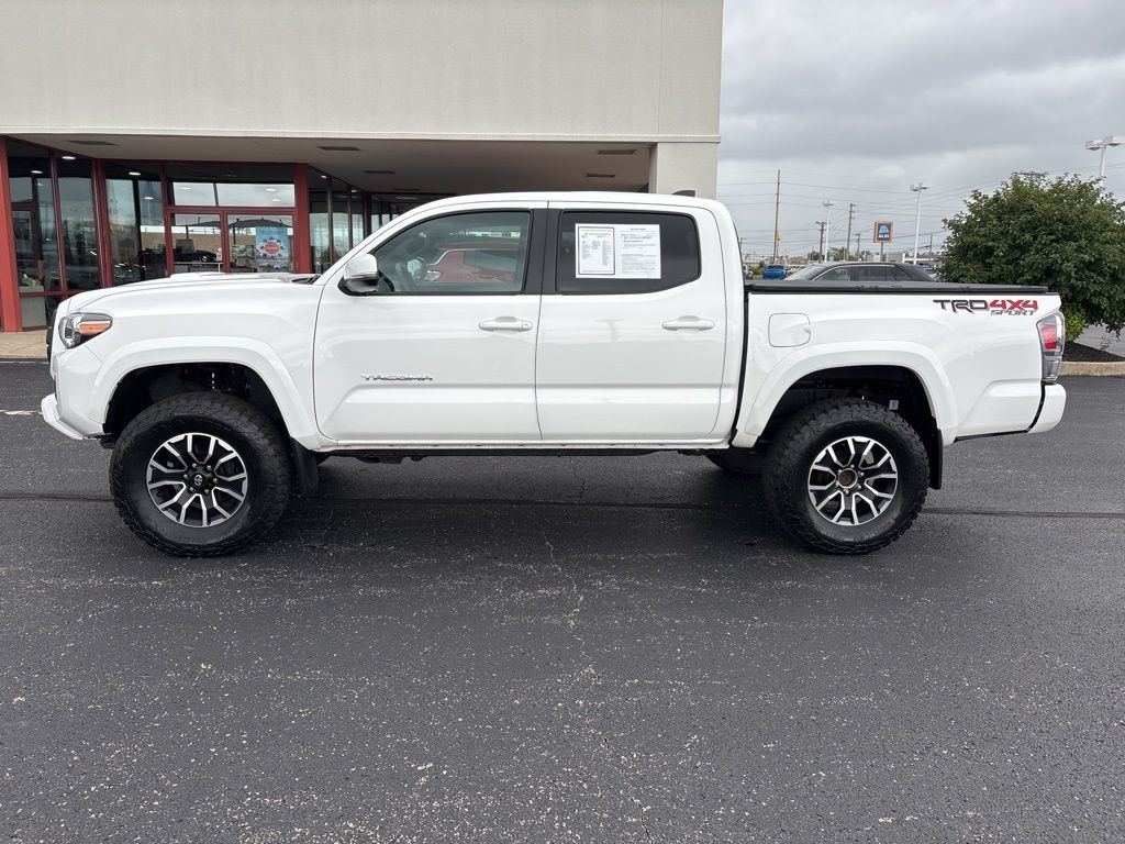 2023 Toyota Tacoma TRD Sport photo 2
