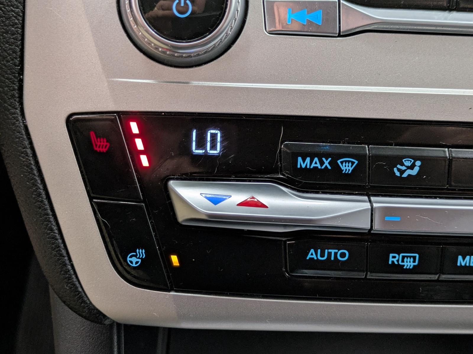 2021 Ford Explorer XLT photo 4