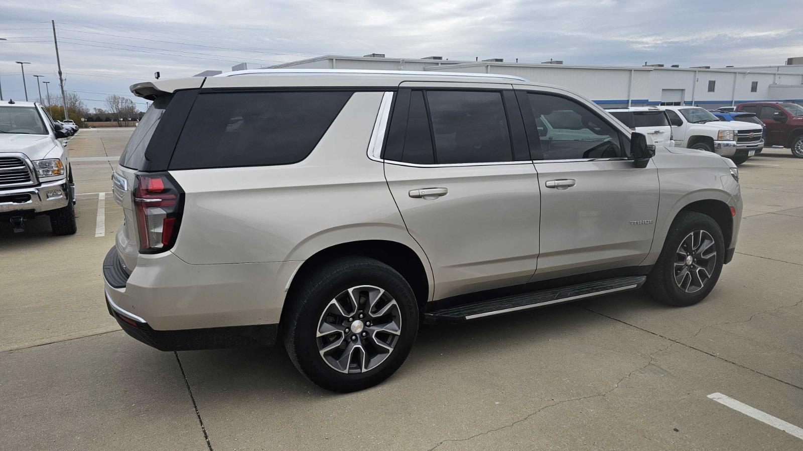 2022 Chevrolet Tahoe LT photo 3