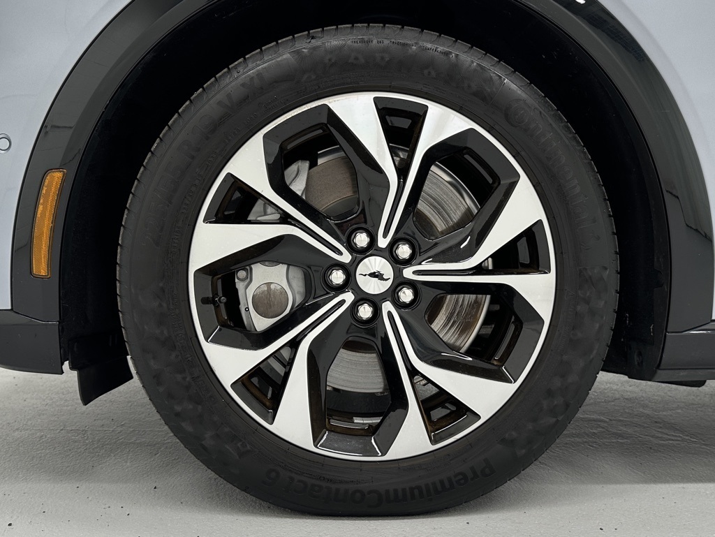 2022 Ford Mustang Mach-E Premium photo 9