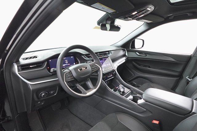 2025 Jeep Grand Cherokee Altitude X photo 13
