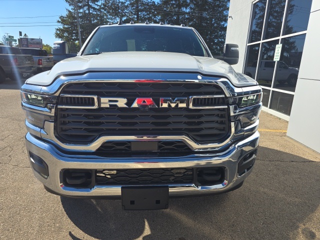 2026 Ram 3500 Tradesman photo 2