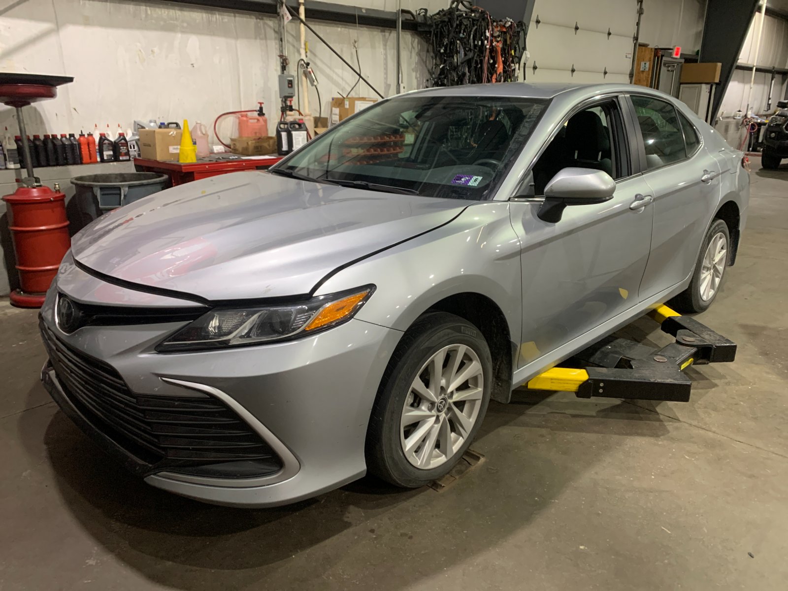2023 Toyota Camry LE photo 4