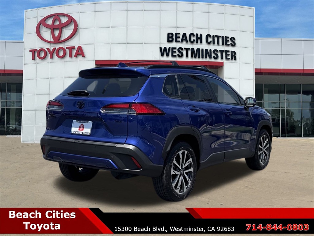 2023 Toyota Corolla Cross XLE photo 11